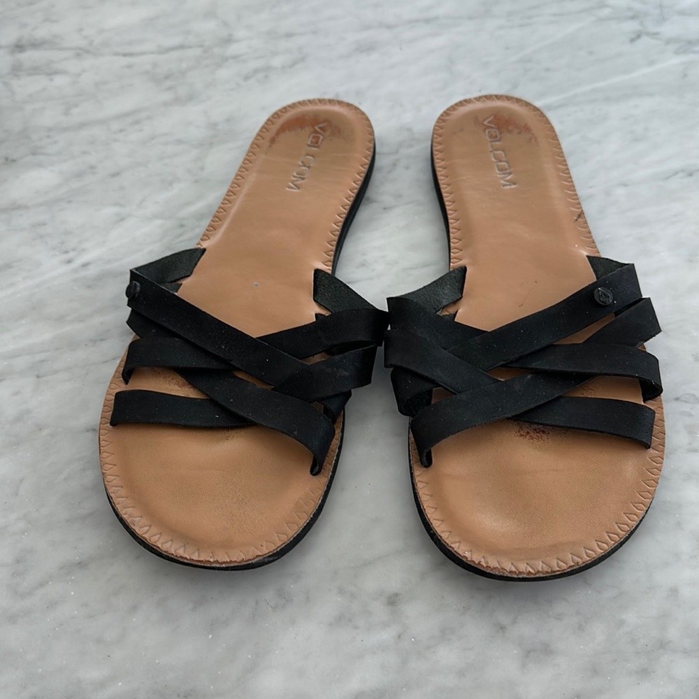 Volcom black strappy tan sandals size 9